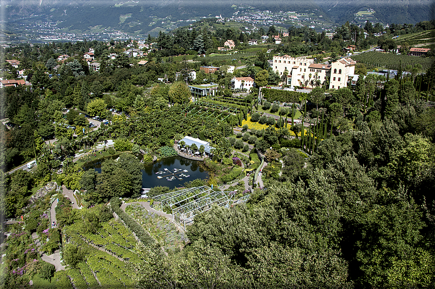 foto Giardini Trauttmansdorff - Giardino degli Innamorati e binocolo di Matteo Thun